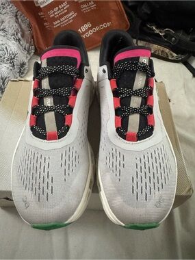 OnCloud Monster Women’s silver/ivory 7.5